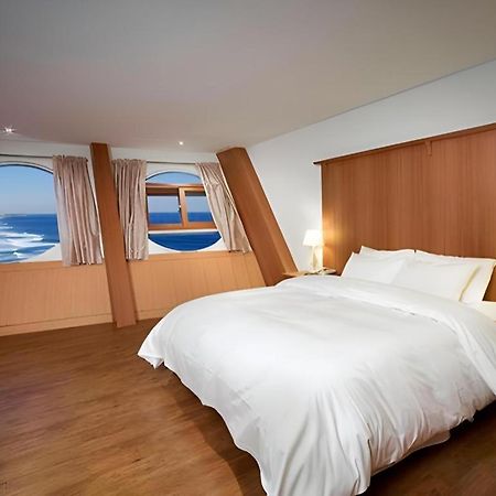 Sun Cruise Resort And Yacht Kosong-dong Exterior photo