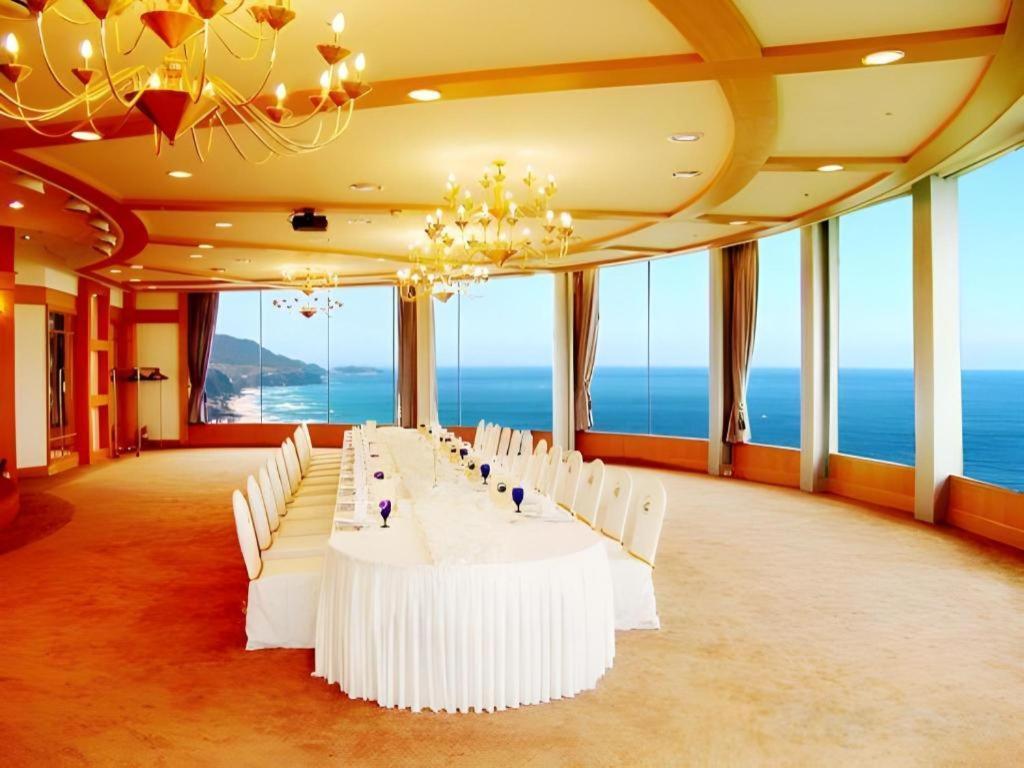 Sun Cruise Resort And Yacht Kosong-dong Exterior photo