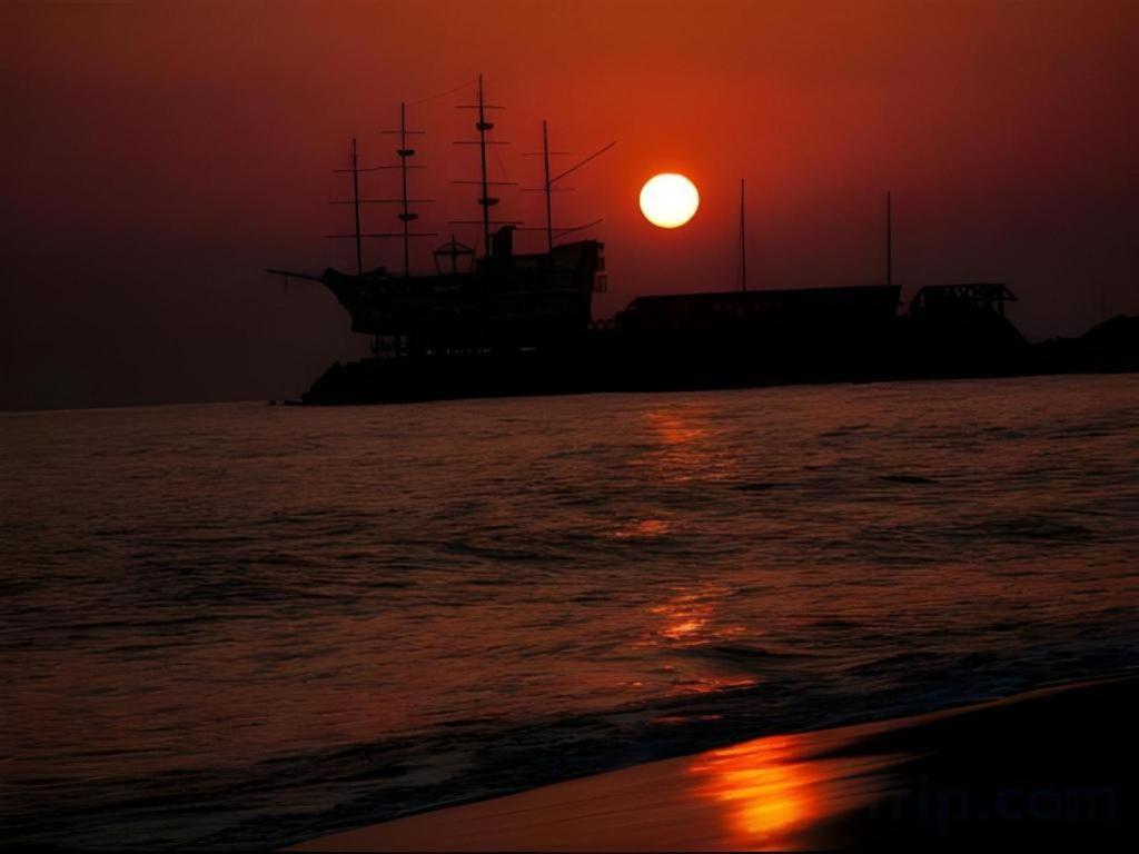 Sun Cruise Resort And Yacht Kosong-dong Exterior photo